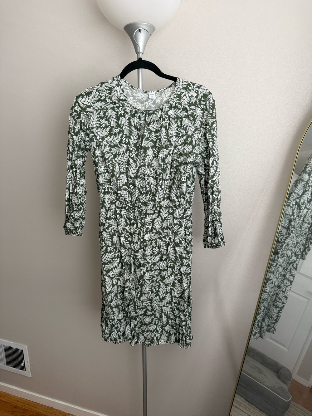 Old Navy Green and White Floral Midi Dress